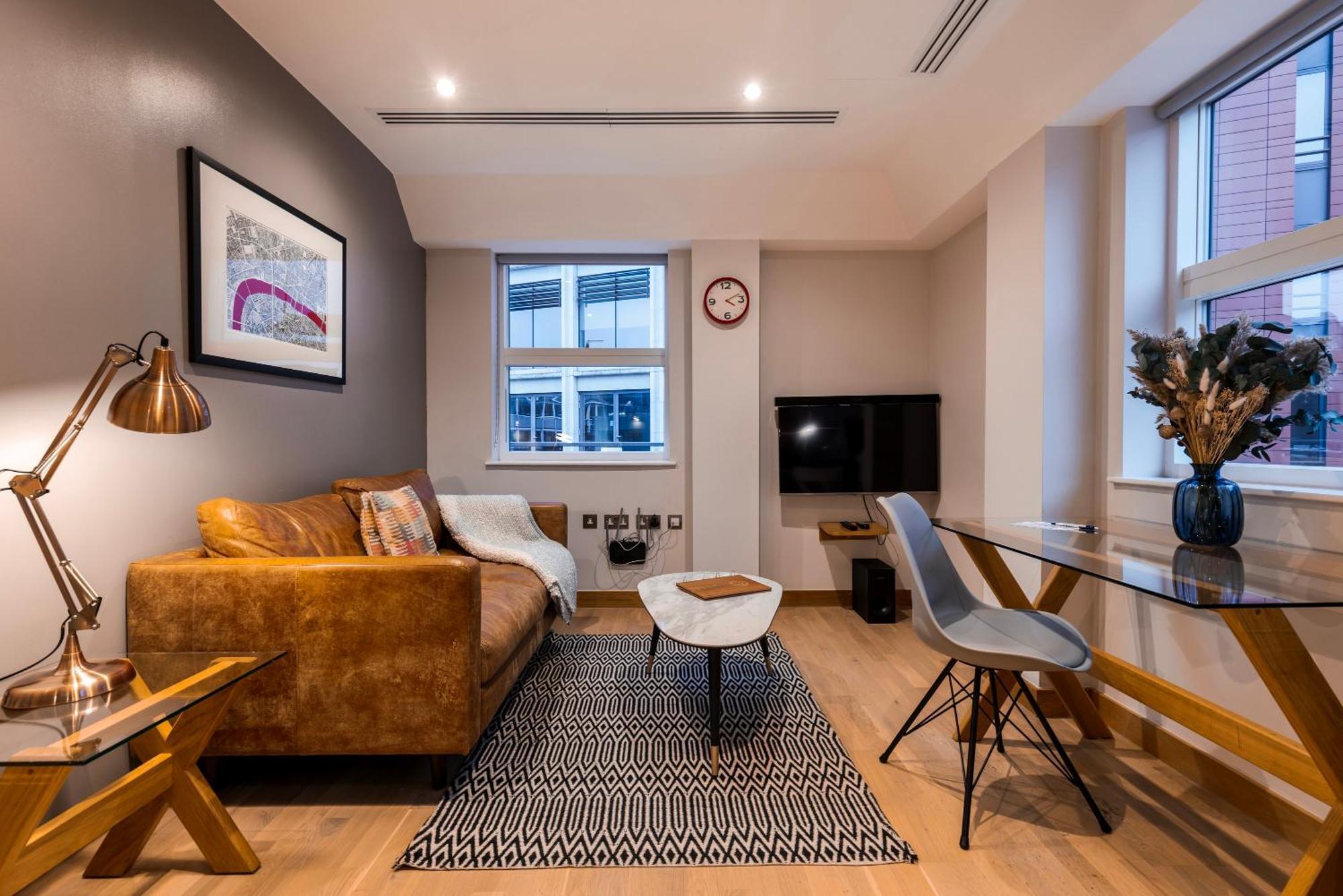 Barbican Serviced Apartments By Lovelystay 런던 외부 사진