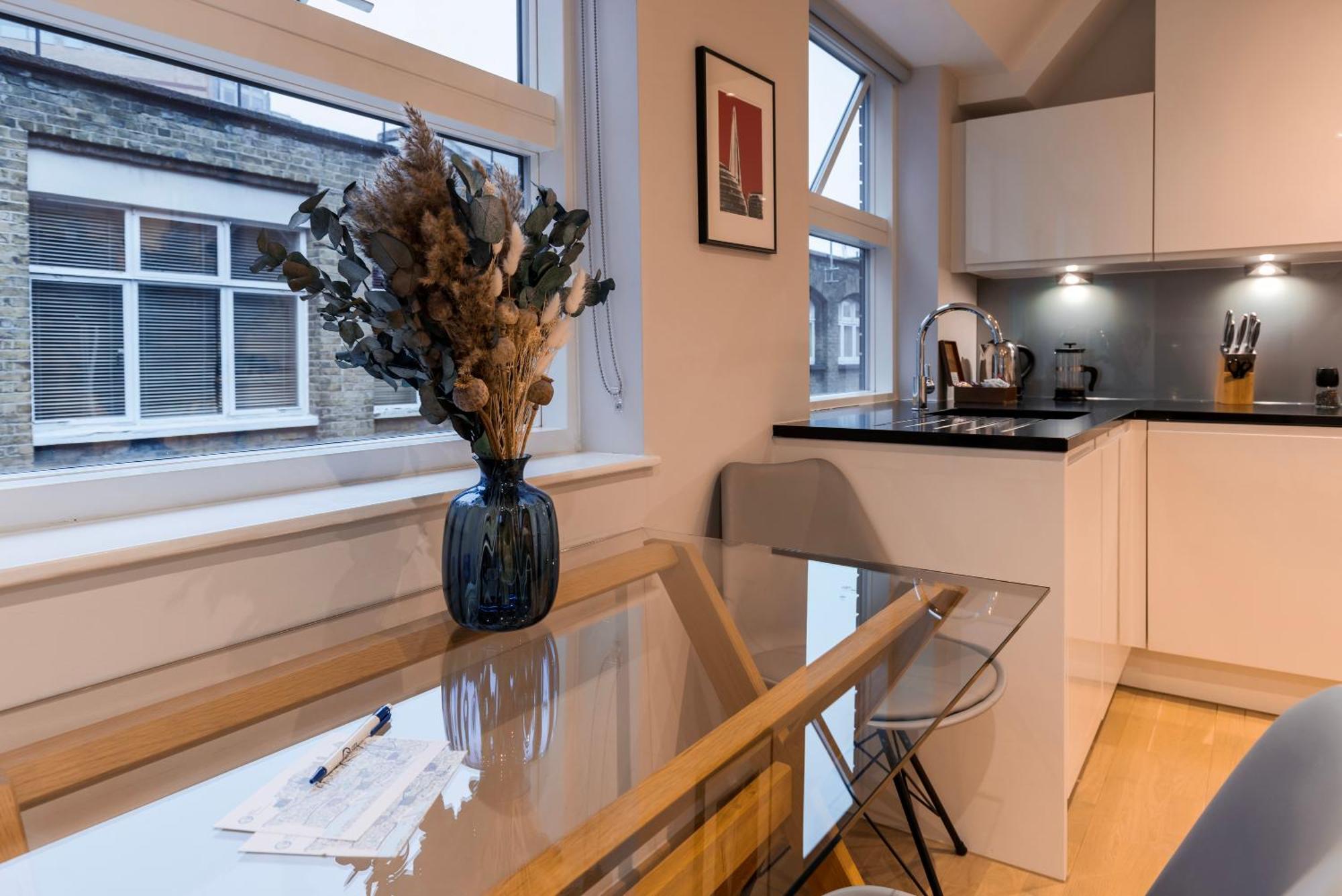 Barbican Serviced Apartments By Lovelystay 런던 외부 사진