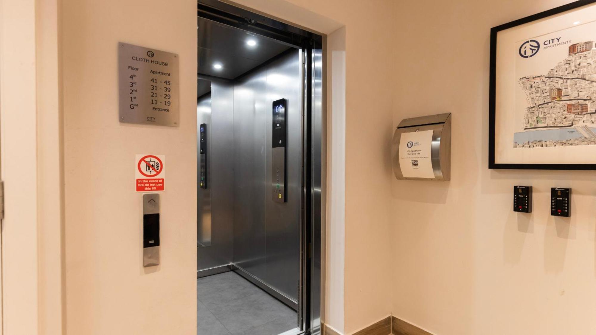 Barbican Serviced Apartments By Lovelystay 런던 외부 사진